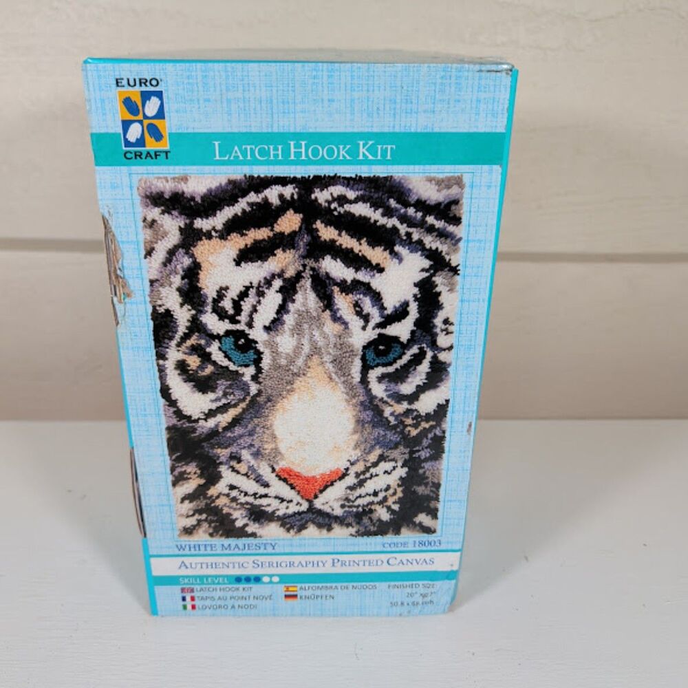 Vintage Euro Craft "White Majesty" Latch Hook Kit #18003 – White Tiger 20"x27"